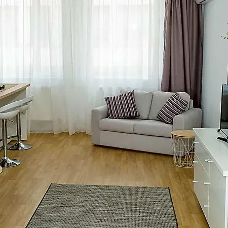 Aparthotel Dp Pipera 4*
